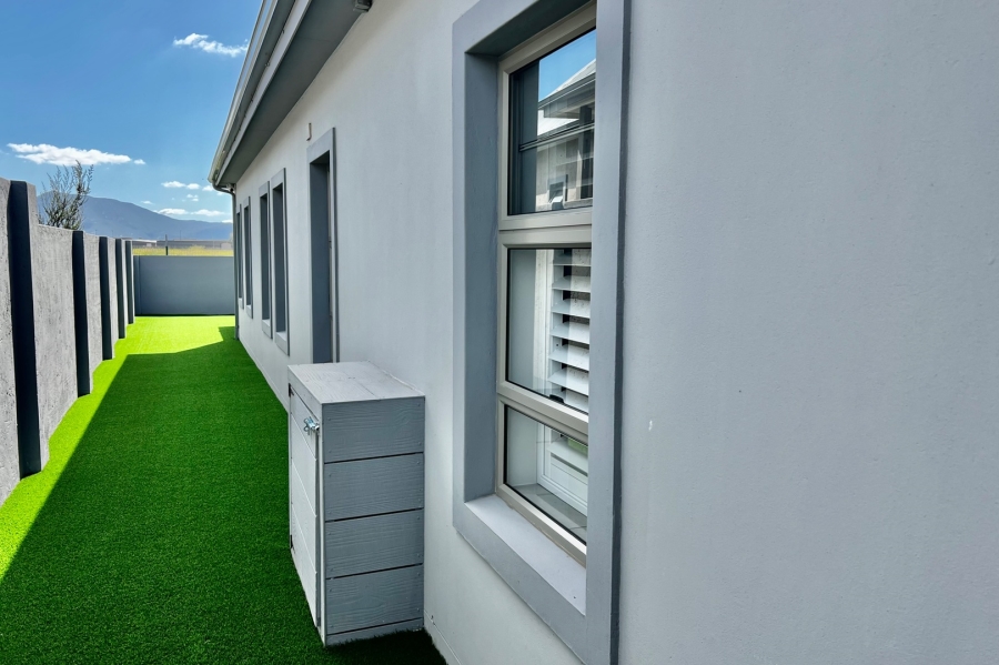 3 Bedroom Property for Sale in Blue Mountain Village Western Cape